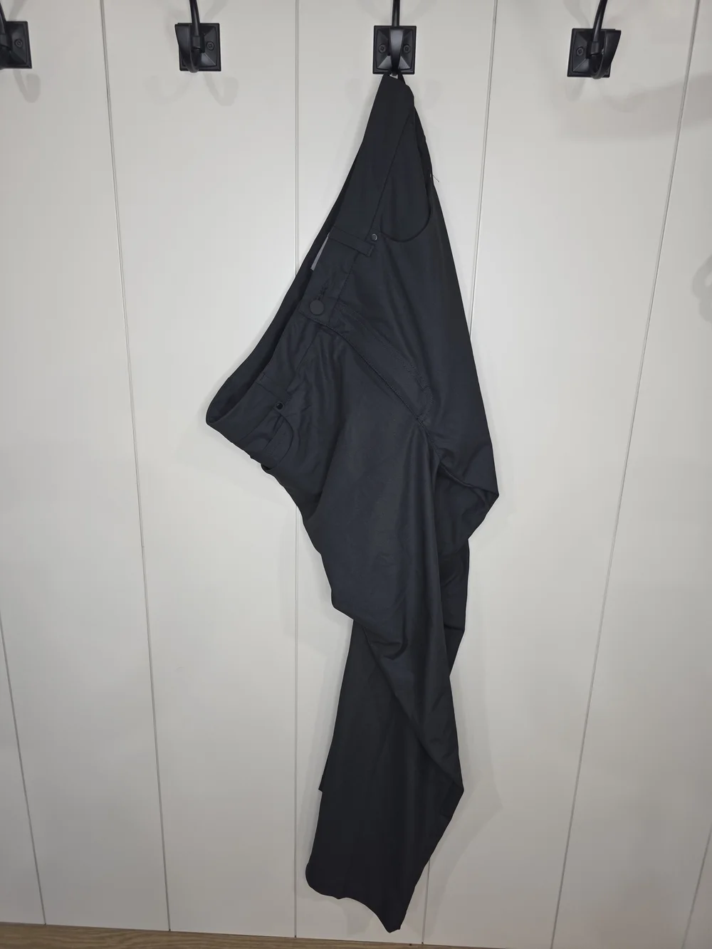 Vibe Black Men’s Performance Pants Size 38/30 VRST